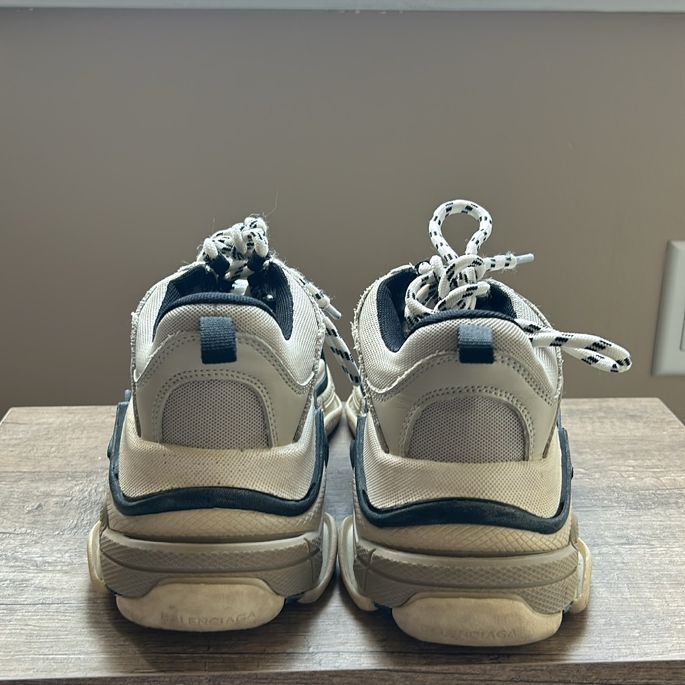 Balenciaga Triple S sneakers - Picture 5 of 6